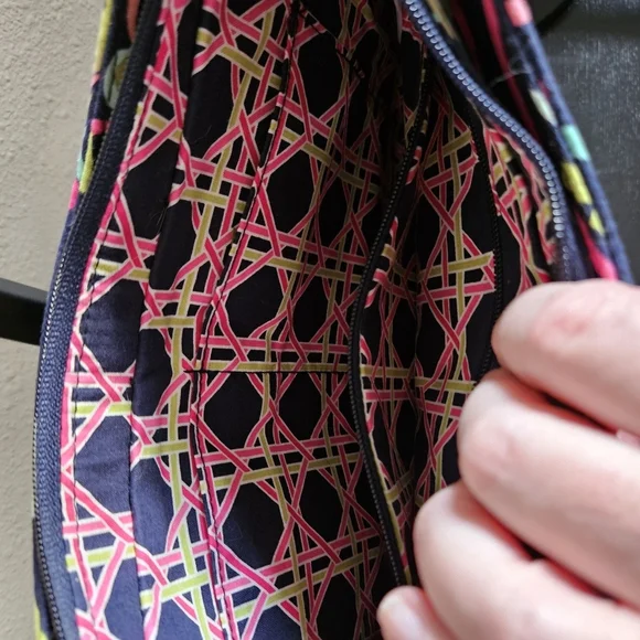 Vera Bradley Floral Quilted Shoulder Bag. - Picture 8 of 10